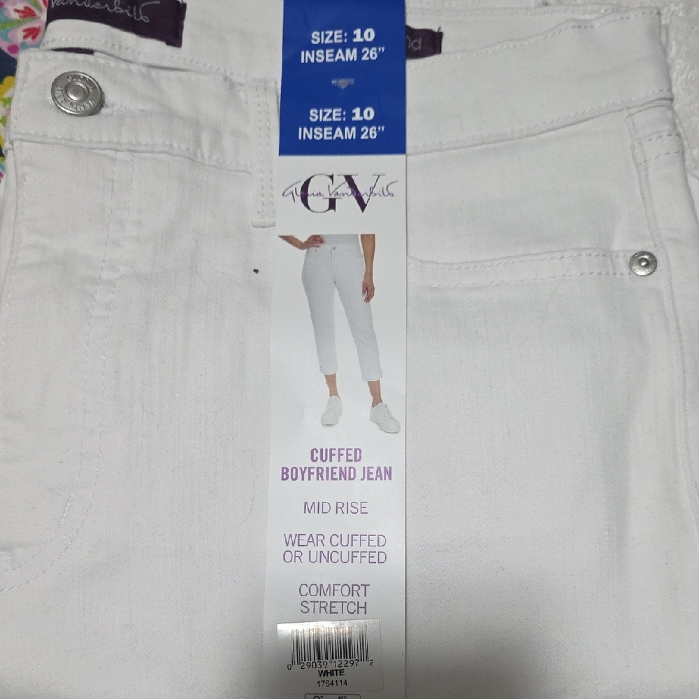 Gloria Vanderbilt White Cuffed Boyfriend Jeans
